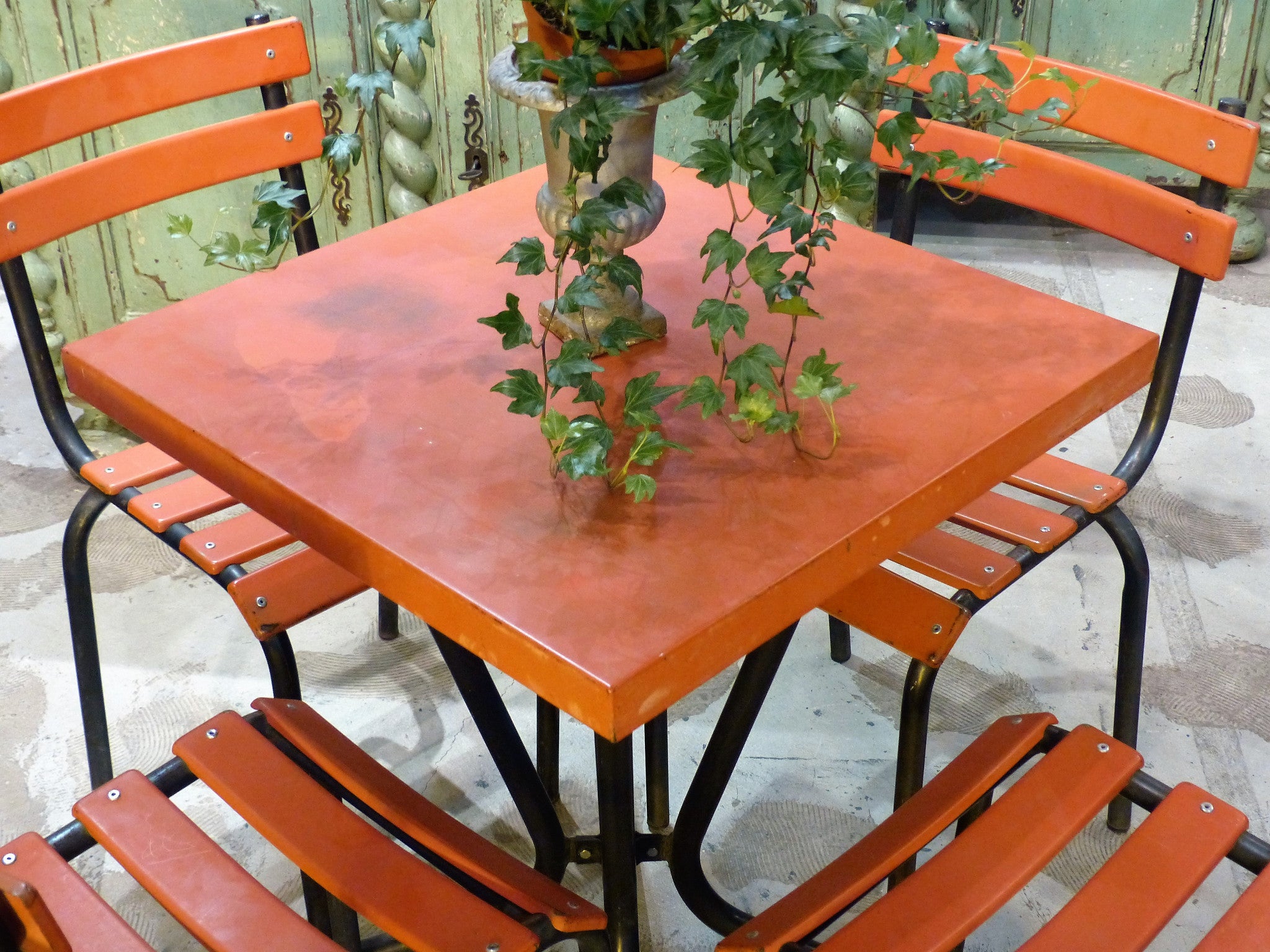 Mid-century outdoor garden setting