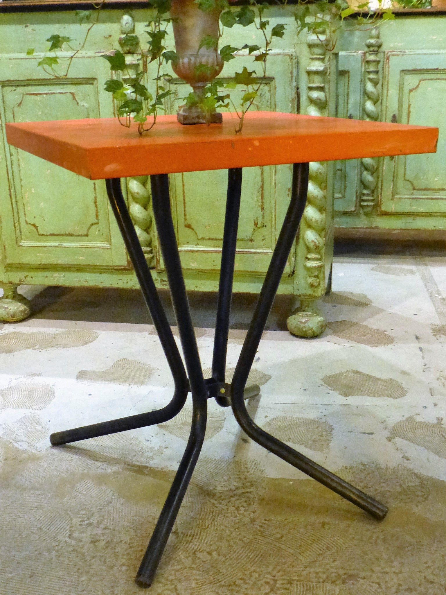 Mid-century outdoor garden setting