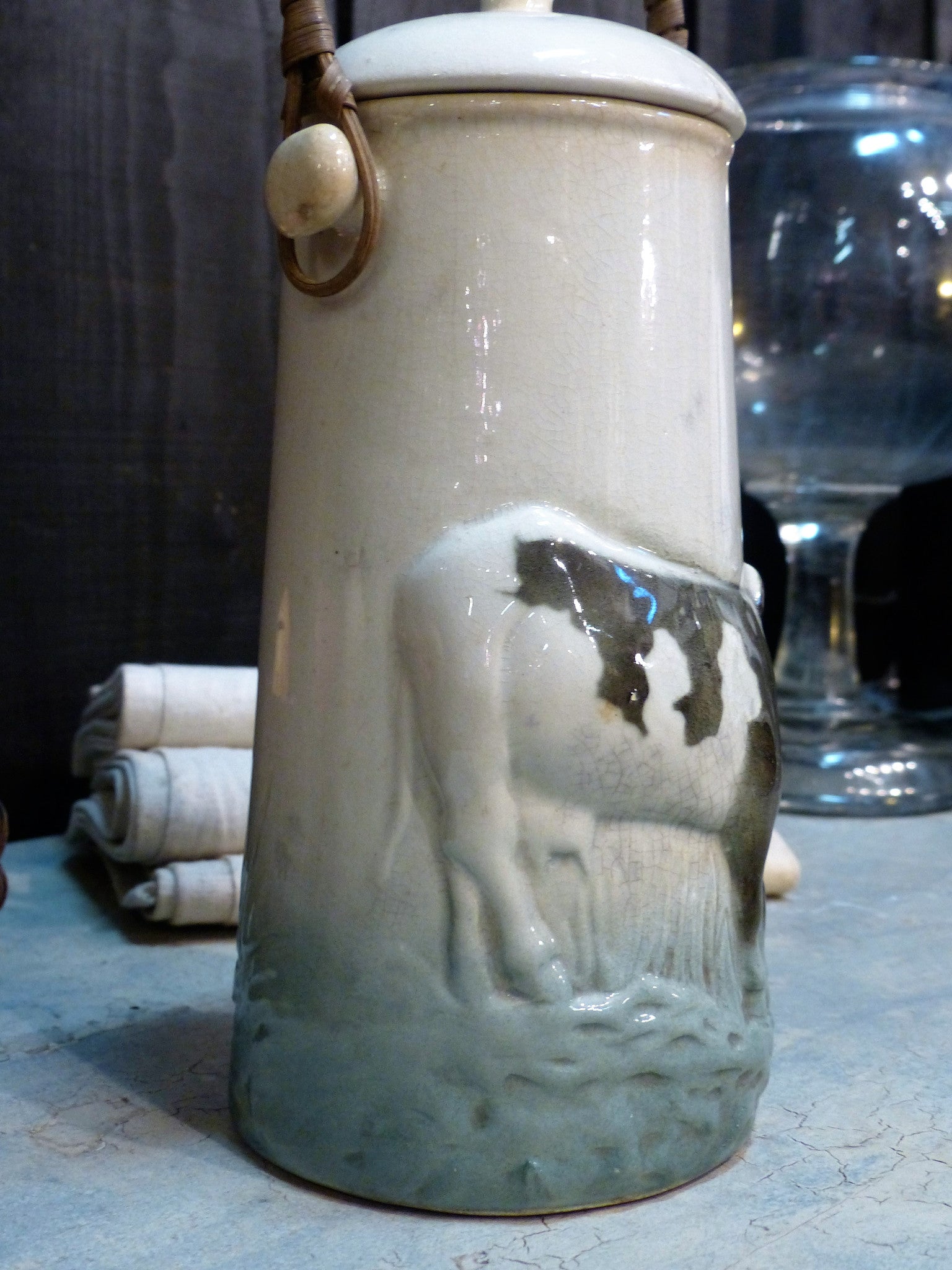 French barbotine pot a lait