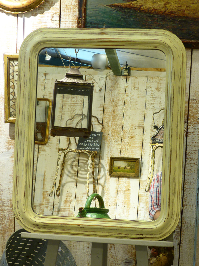 Late 19th century mirror with rounded corners