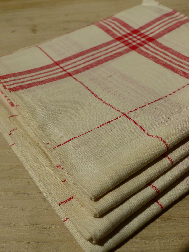 Set of 4 red checked fine linen tea towels