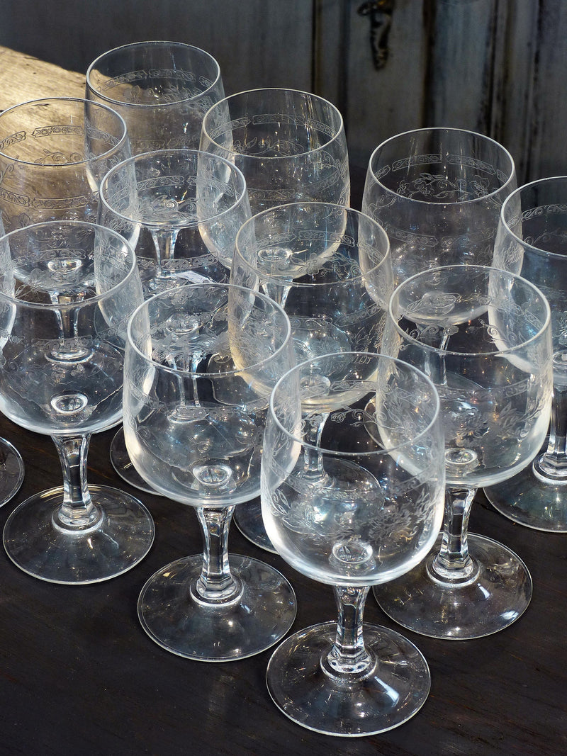 Set of 12 French white wine glasses - 1930's