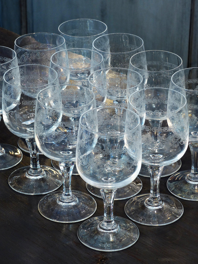 Set of 12 French red wine glasses - 1930's