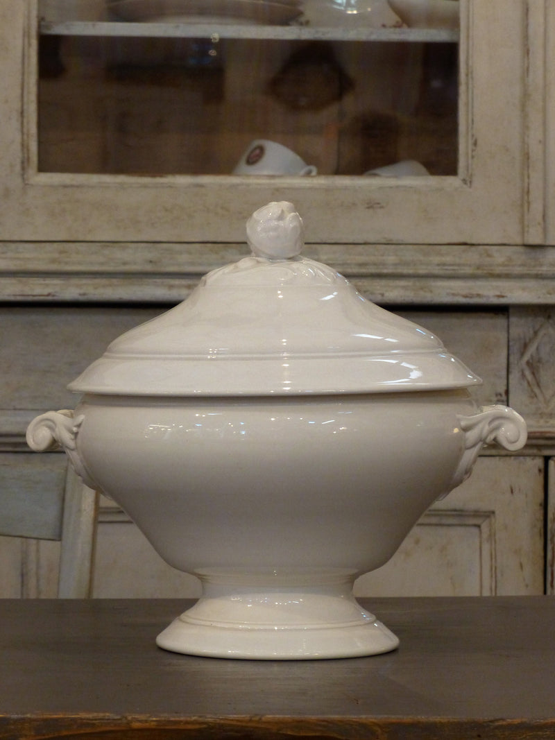 Late 19th century French soup tureen - white