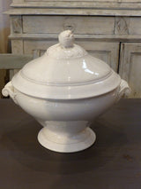 Late 19th century French soup tureen - white